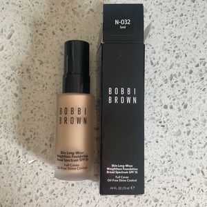 NIB Bobbi Brown Weightless Foundation -color Sand